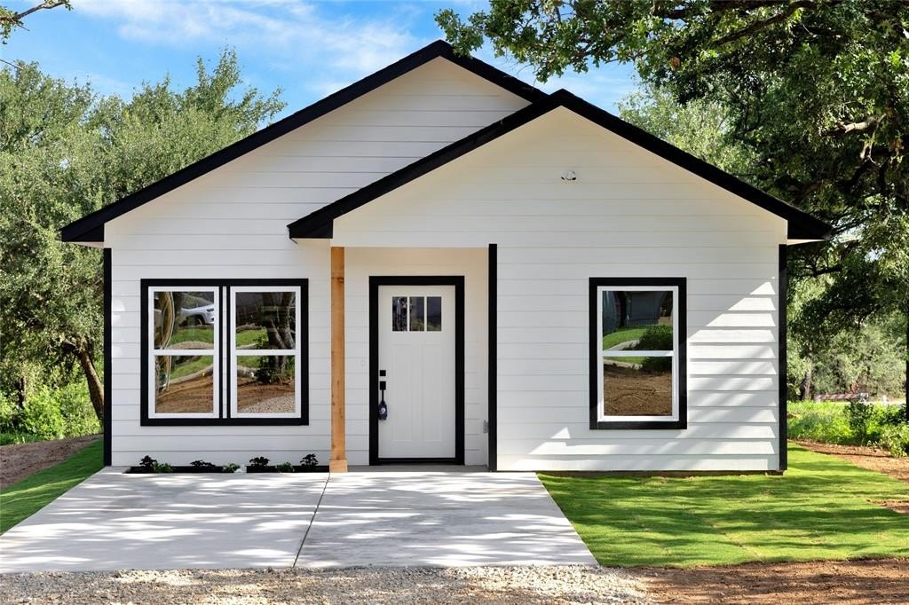 817 SW 28th Street, Mineral Wells, TX 76067, 3 Bedrooms Bedrooms, ,2 BathroomsBathrooms,Residential,For Sale,817 SW 28th Street,20885799