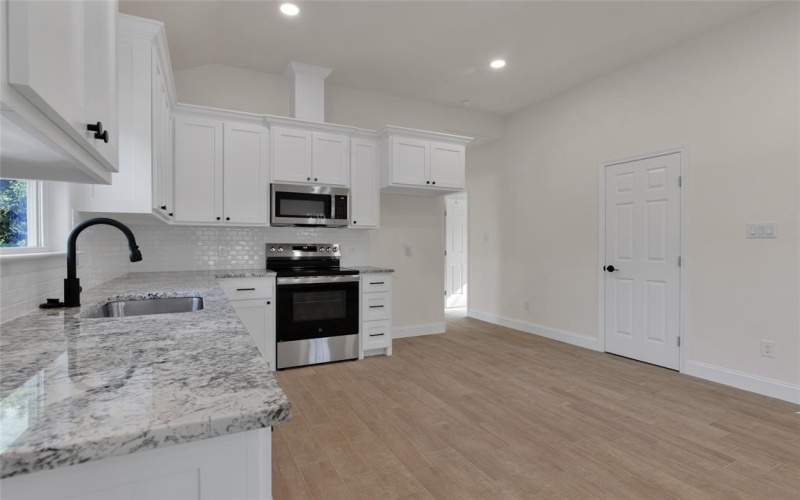 817 SW 28th Street, Mineral Wells, TX 76067, 3 Bedrooms Bedrooms, ,2 BathroomsBathrooms,Residential,For Sale,817 SW 28th Street,20885799