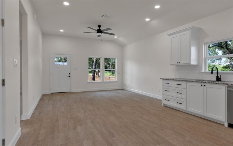 817 SW 28th Street, Mineral Wells, TX 76067, 3 Bedrooms Bedrooms, ,2 BathroomsBathrooms,Residential,For Sale,817 SW 28th Street,20885799