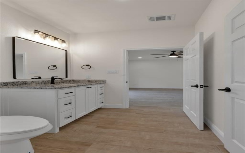 817 SW 28th Street, Mineral Wells, TX 76067, 3 Bedrooms Bedrooms, ,2 BathroomsBathrooms,Residential,For Sale,817 SW 28th Street,20885799