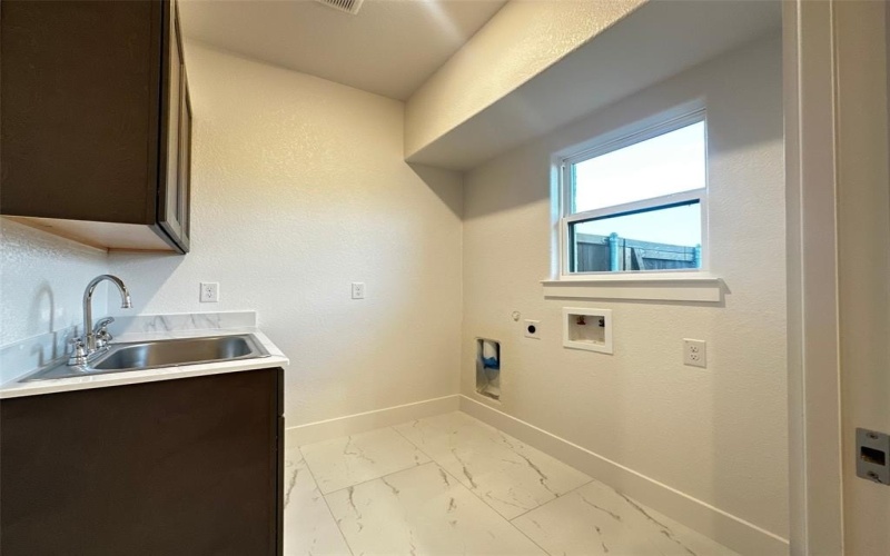1805 Sudbury Drive, Cleburne, TX 76033, 4 Habitaciones Habitaciones , ,2 BañosBaños,Residential,En Venta,1805 Sudbury Drive,20886180