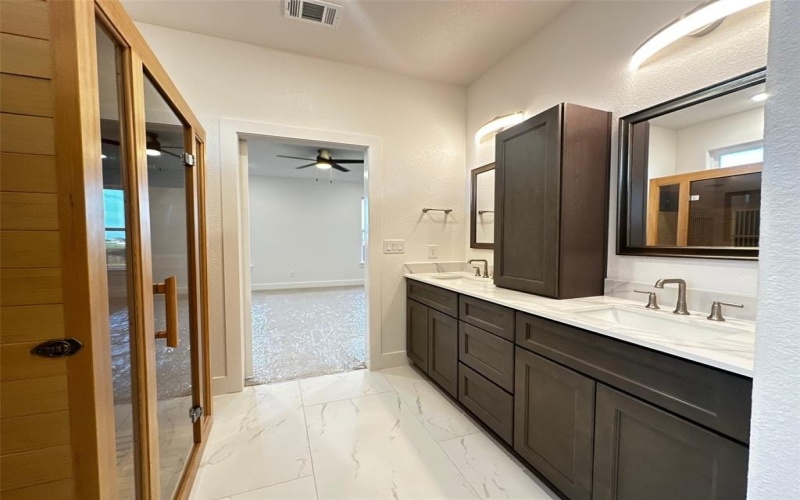 1805 Sudbury Drive, Cleburne, TX 76033, 4 Habitaciones Habitaciones , ,2 BañosBaños,Residential,En Venta,1805 Sudbury Drive,20886180
