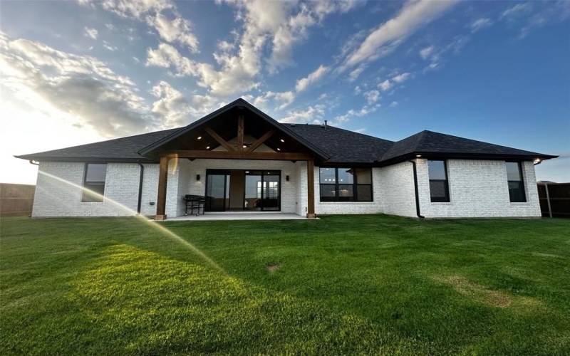1805 Sudbury Drive, Cleburne, TX 76033, 4 Habitaciones Habitaciones , ,2 BañosBaños,Residential,En Venta,1805 Sudbury Drive,20886180