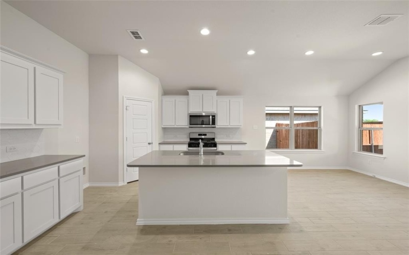 320 Camryn Way, Cleburne, TX 76033, 4 Bedrooms Bedrooms, ,2 BathroomsBathrooms,Residential,For Sale,320 Camryn Way,20887684