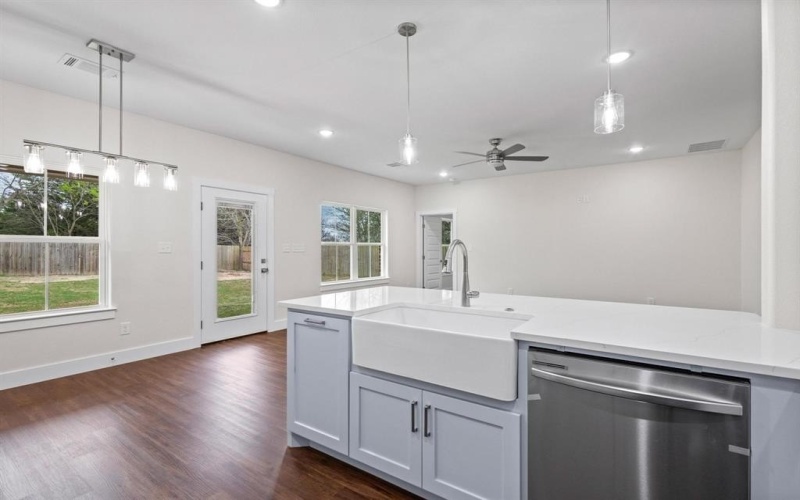 4511 Cox Street, Sherman, TX 75090, 3 Habitaciones Habitaciones , ,2 BañosBaños,Residential,En Venta,4511 Cox Street,20889932
