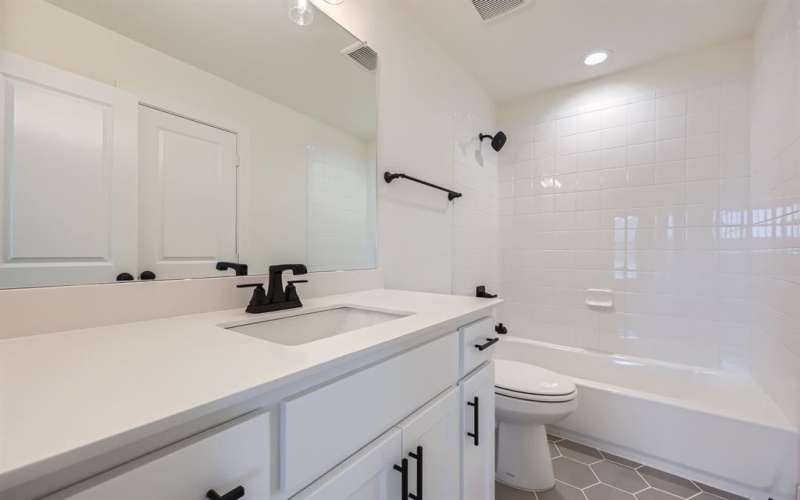 1804 Farmstead Road, Mansfield, TX 76063, 4 Habitaciones Habitaciones , ,5 BañosBaños,Residential,En Venta,1804 Farmstead Road,20887760