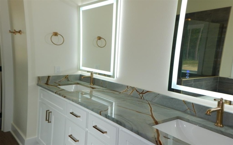 121 INDIAN ROCK DR, Gilmer, TX 75645, 5 Habitaciones Habitaciones , ,3 BañosBaños,Residential,En Venta,121 INDIAN ROCK DR,0,20890079