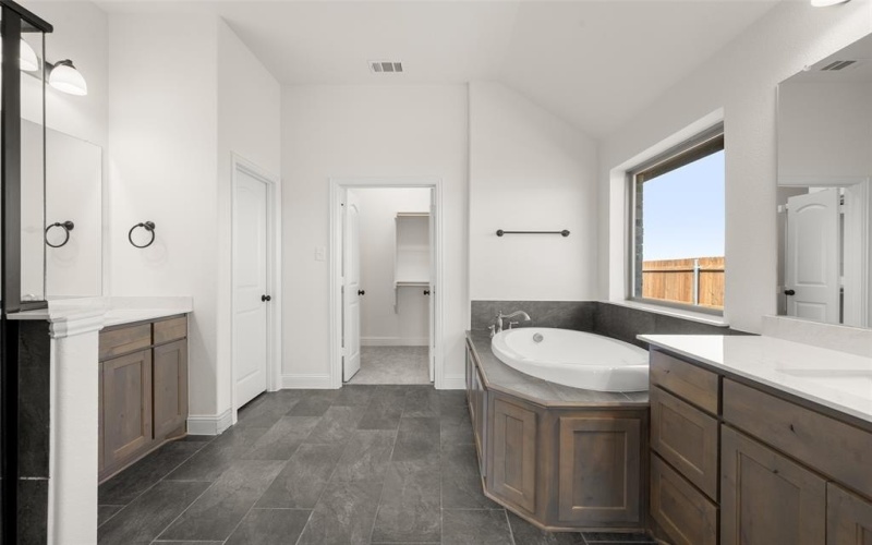 104 Trinity, Grandview, TX 76050, 4 Habitaciones Habitaciones , ,3 BañosBaños,Residential,En Venta,104 Trinity,20888035