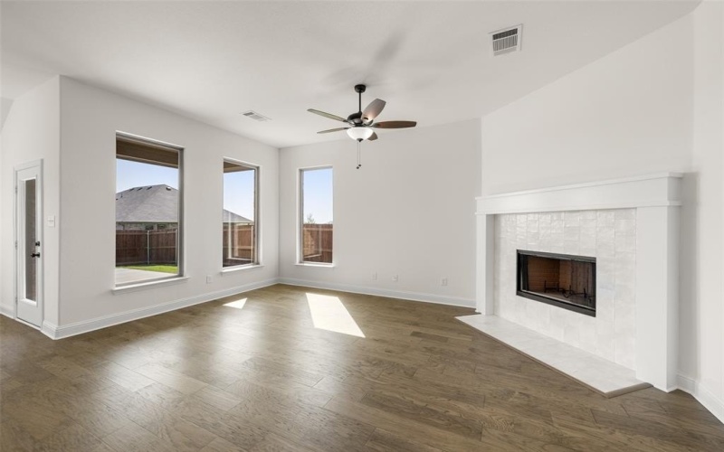 104 Trinity, Grandview, TX 76050, 4 Habitaciones Habitaciones , ,3 BañosBaños,Residential,En Venta,104 Trinity,20888035