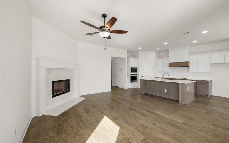 104 Trinity, Grandview, TX 76050, 4 Habitaciones Habitaciones , ,3 BañosBaños,Residential,En Venta,104 Trinity,20888035