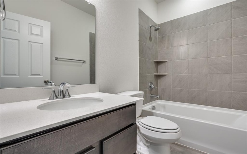 1007 Auburn Drive, Justin, TX 76247, 5 Bedrooms Bedrooms, ,5 BathroomsBathrooms,Residential,For Sale,1007 Auburn Drive,0,20890184