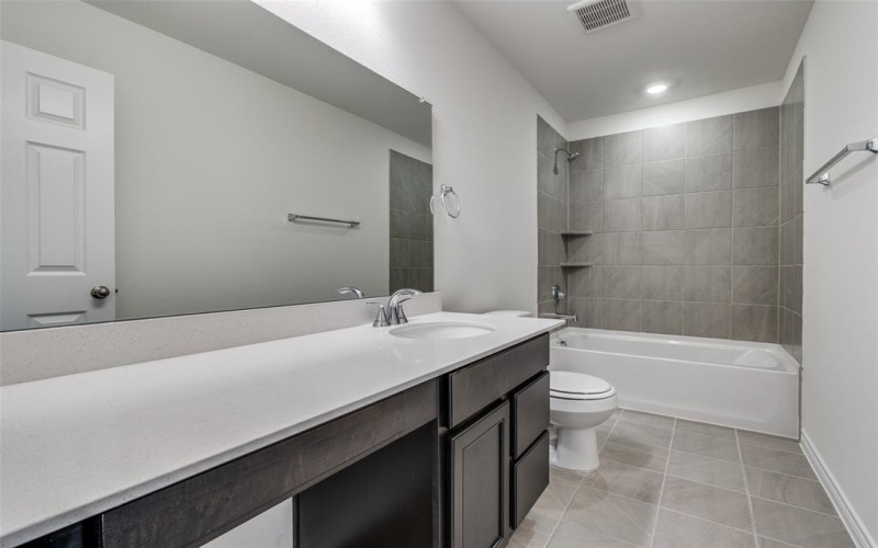 1007 Auburn Drive, Justin, TX 76247, 5 Bedrooms Bedrooms, ,5 BathroomsBathrooms,Residential,For Sale,1007 Auburn Drive,0,20890184
