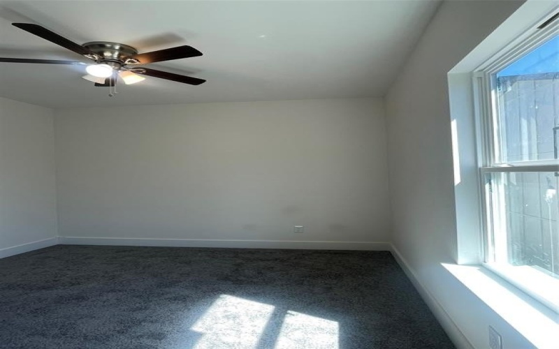 501 N Moore Street, Dallas, TX 75203, 3 Habitaciones Habitaciones , ,2 BañosBaños,Residential,En Venta,501 N Moore Street,20886683