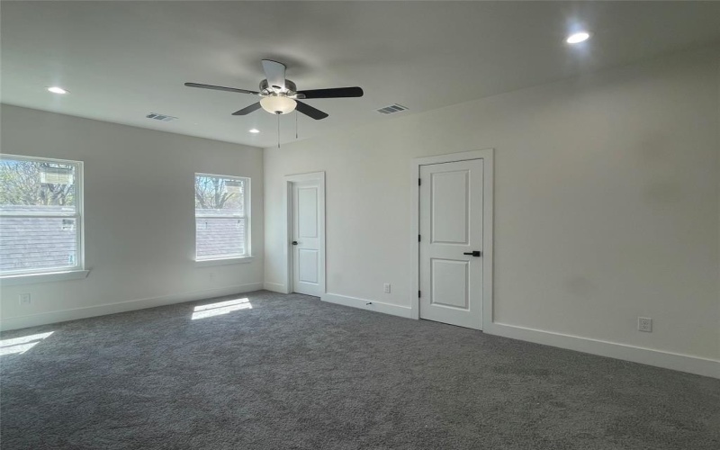 501 N Moore Street, Dallas, TX 75203, 3 Habitaciones Habitaciones , ,2 BañosBaños,Residential,En Venta,501 N Moore Street,20886683
