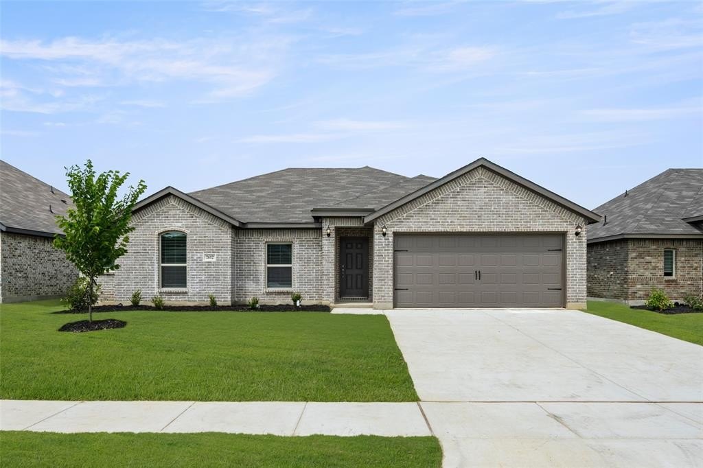 2612 Streamside, Burleson, TX 76028, 3 Bedrooms Bedrooms, ,2 BathroomsBathrooms,Residential,For Sale,2612 Streamside,20888780