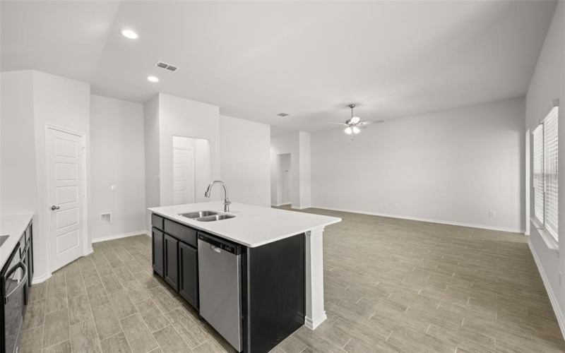 2612 Streamside, Burleson, TX 76028, 3 Bedrooms Bedrooms, ,2 BathroomsBathrooms,Residential,For Sale,2612 Streamside,20888780