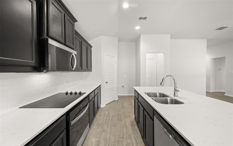 2612 Streamside, Burleson, TX 76028, 3 Bedrooms Bedrooms, ,2 BathroomsBathrooms,Residential,For Sale,2612 Streamside,20888780