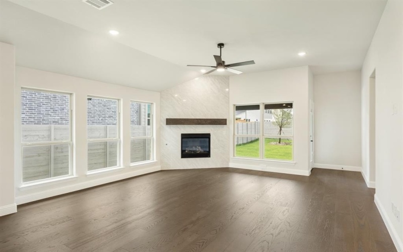 3925 Clingsman Way, McKinney, TX 75071, 4 Bedrooms Bedrooms, ,3 BathroomsBathrooms,Residential,For Sale,3925 Clingsman Way,20888850