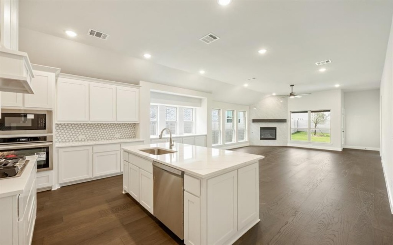 3925 Clingsman Way, McKinney, TX 75071, 4 Bedrooms Bedrooms, ,3 BathroomsBathrooms,Residential,For Sale,3925 Clingsman Way,20888850