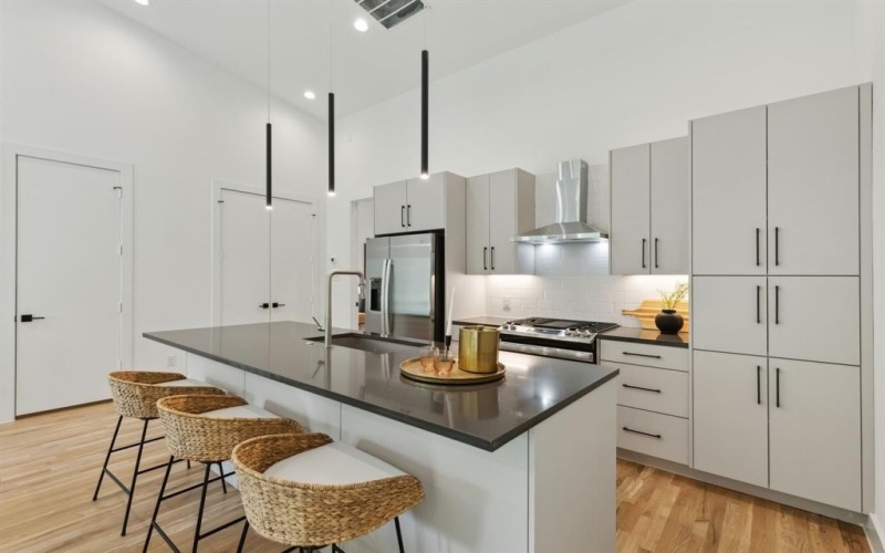 2142 Lovedale Avenue #101, Dallas, TX 75235, 2 Habitaciones Habitaciones , ,2 BañosBaños,Residential,En Venta,2142 Lovedale Avenue,20887010