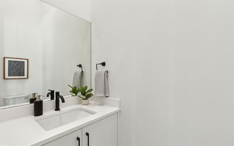 2142 Lovedale Avenue #101, Dallas, TX 75235, 2 Habitaciones Habitaciones , ,2 BañosBaños,Residential,En Venta,2142 Lovedale Avenue,20887010