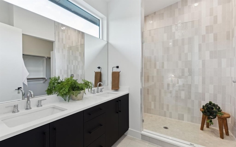 2142 Lovedale Avenue #101, Dallas, TX 75235, 2 Habitaciones Habitaciones , ,2 BañosBaños,Residential,En Venta,2142 Lovedale Avenue,20887010