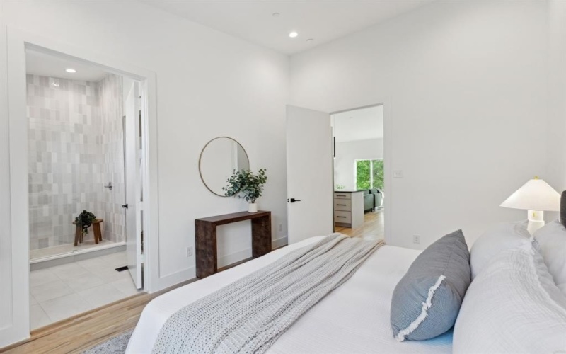 2142 Lovedale Avenue #101, Dallas, TX 75235, 2 Habitaciones Habitaciones , ,2 BañosBaños,Residential,En Venta,2142 Lovedale Avenue,20887010