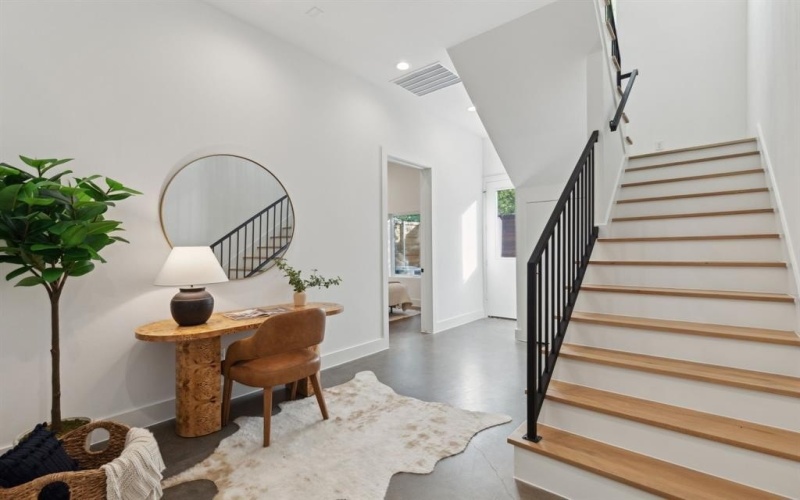 2142 Lovedale Avenue #101, Dallas, TX 75235, 2 Habitaciones Habitaciones , ,2 BañosBaños,Residential,En Venta,2142 Lovedale Avenue,20887010