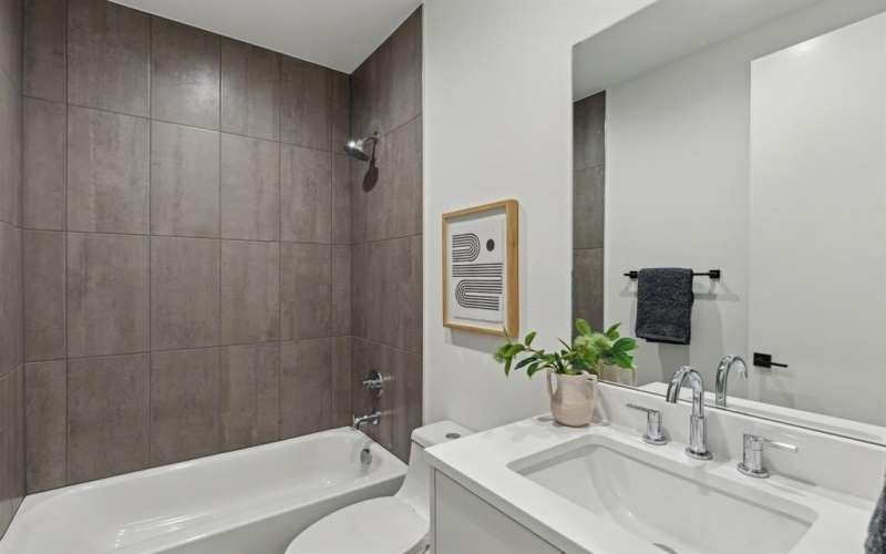 2142 Lovedale Avenue #101, Dallas, TX 75235, 2 Habitaciones Habitaciones , ,2 BañosBaños,Residential,En Venta,2142 Lovedale Avenue,20887010