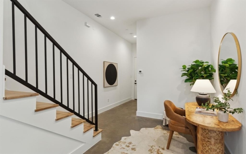 2142 Lovedale Avenue #101, Dallas, TX 75235, 2 Habitaciones Habitaciones , ,2 BañosBaños,Residential,En Venta,2142 Lovedale Avenue,20887010