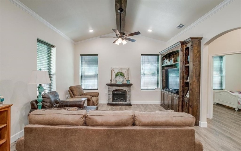 313 Broken Rd Road, Perrin, TX 76486, 2 Bedrooms Bedrooms, ,1 BathroomBathrooms,Residential,For Sale,313 Broken Rd Road,0,20888975