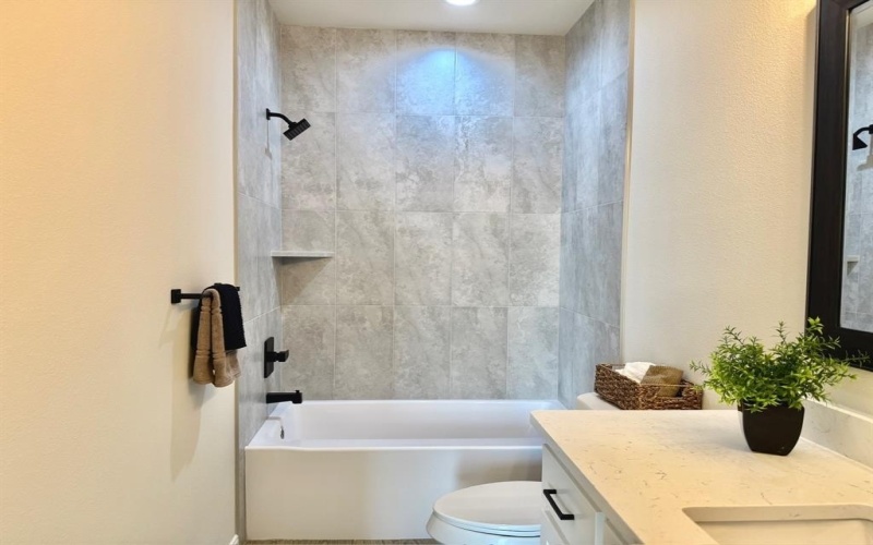 5507 San Jacinto Drive, Granbury, TX 76048, 4 Habitaciones Habitaciones , ,2 BañosBaños,Residential,En Venta,5507 San Jacinto Drive,20888995