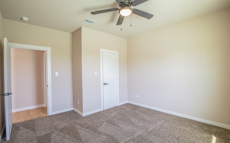 120 Brookview Drive, Bridgeport, TX 76426, 4 Habitaciones Habitaciones , ,2 BañosBaños,Residential,En Venta,120 Brookview Drive,20889008