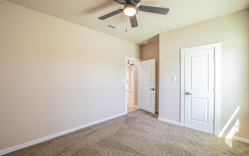 120 Brookview Drive, Bridgeport, TX 76426, 4 Habitaciones Habitaciones , ,2 BañosBaños,Residential,En Venta,120 Brookview Drive,20889008