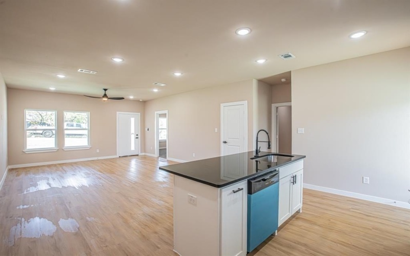 120 Brookview Drive, Bridgeport, TX 76426, 4 Habitaciones Habitaciones , ,2 BañosBaños,Residential,En Venta,120 Brookview Drive,20889008