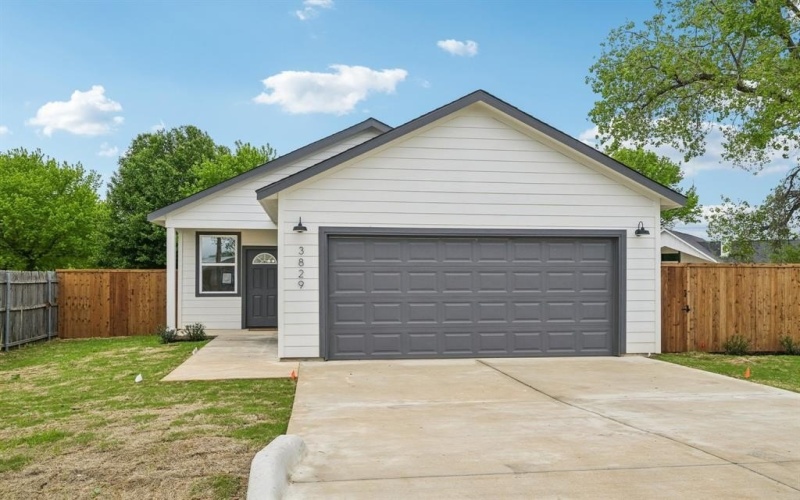 3829 Lands End Court, Granbury, TX 76048, 3 Habitaciones Habitaciones , ,2 BañosBaños,Residential,En Venta,3829 Lands End Court,20889124