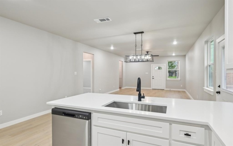 3829 Lands End Court, Granbury, TX 76048, 3 Habitaciones Habitaciones , ,2 BañosBaños,Residential,En Venta,3829 Lands End Court,20889124