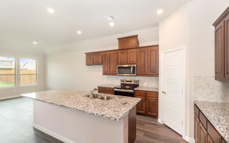 2601 Glasgow Drive, Denton, TX 76207, 3 Bedrooms Bedrooms, ,2 BathroomsBathrooms,Residential,For Sale,2601 Glasgow Drive,20887165