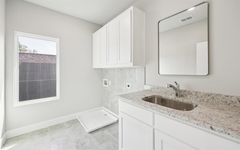 203 E Park Street, Little Elm, TX 75068, 3 Habitaciones Habitaciones , ,2 BañosBaños,Residential,En Venta,203 E Park Street,20889482