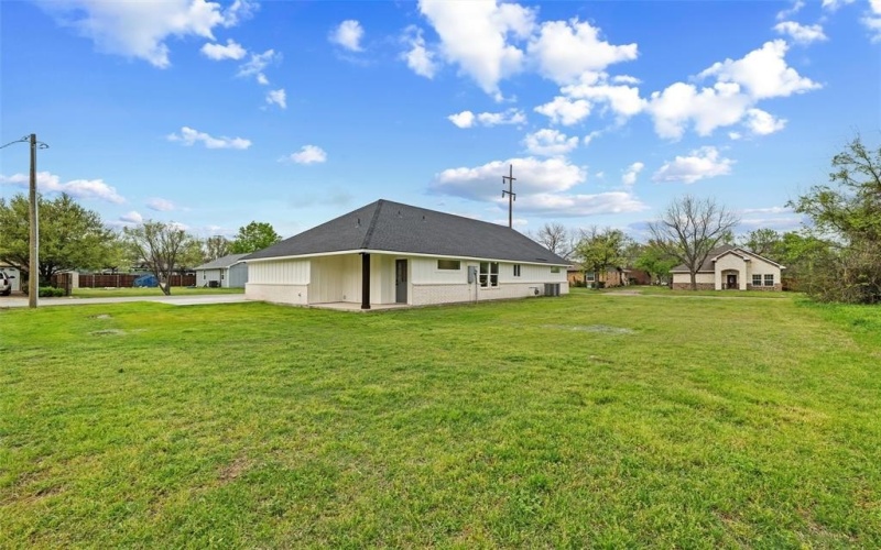 307 S Carlton Street, Ennis, TX 75119, 3 Bedrooms Bedrooms, ,2 BathroomsBathrooms,Residential,For Sale,307 S Carlton Street,20887310