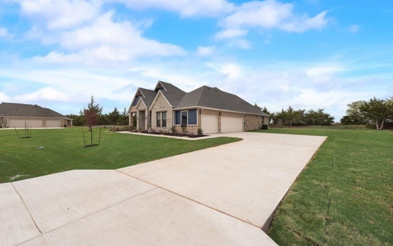 745 Evergreen Way, Nevada, TX 75173, 4 Bedrooms Bedrooms, ,2 BathroomsBathrooms,Residential,For Sale,745 Evergreen Way,20887482