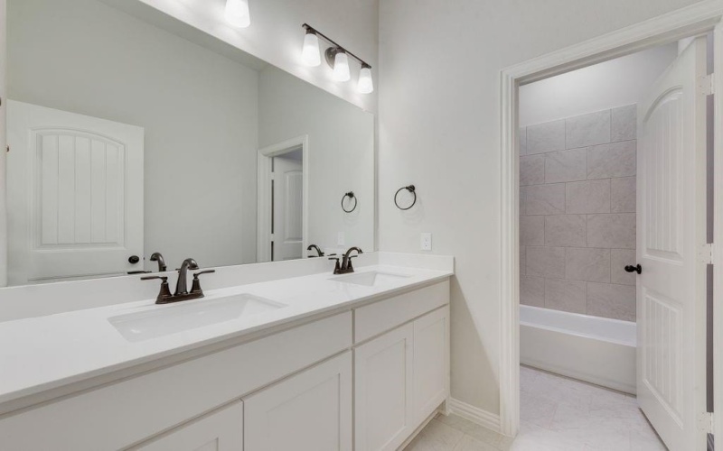 213 Meadow Vista Drive, New Fairview, TX 76078, 4 Bedrooms Bedrooms, ,3 BathroomsBathrooms,Residential,For Sale,213 Meadow Vista Drive,20887571