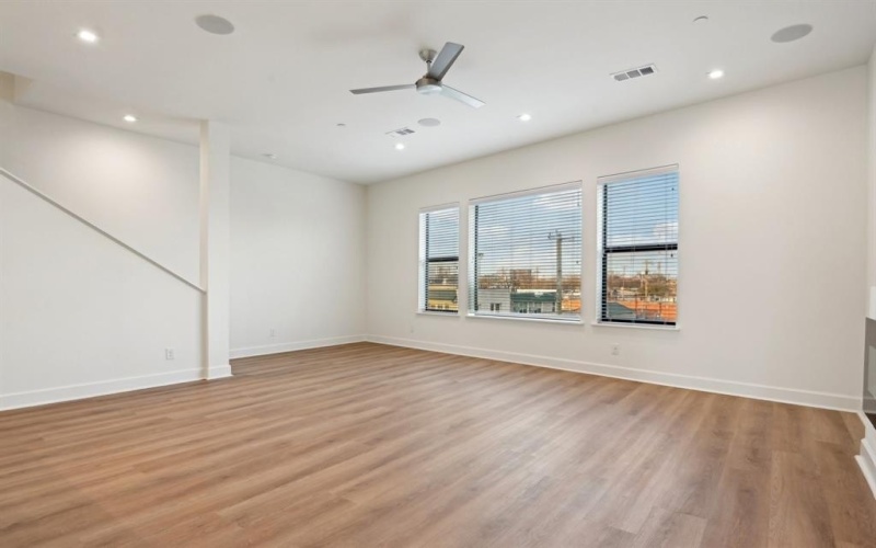 1901 S Harwood Street #307, Dallas, TX 75215, 2 Bedrooms Bedrooms, ,2 BathroomsBathrooms,Residential,For Sale,1901 S Harwood Street,20890489