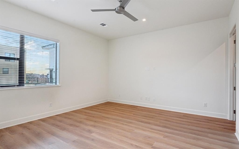 1901 S Harwood Street #307, Dallas, TX 75215, 2 Bedrooms Bedrooms, ,2 BathroomsBathrooms,Residential,For Sale,1901 S Harwood Street,20890489