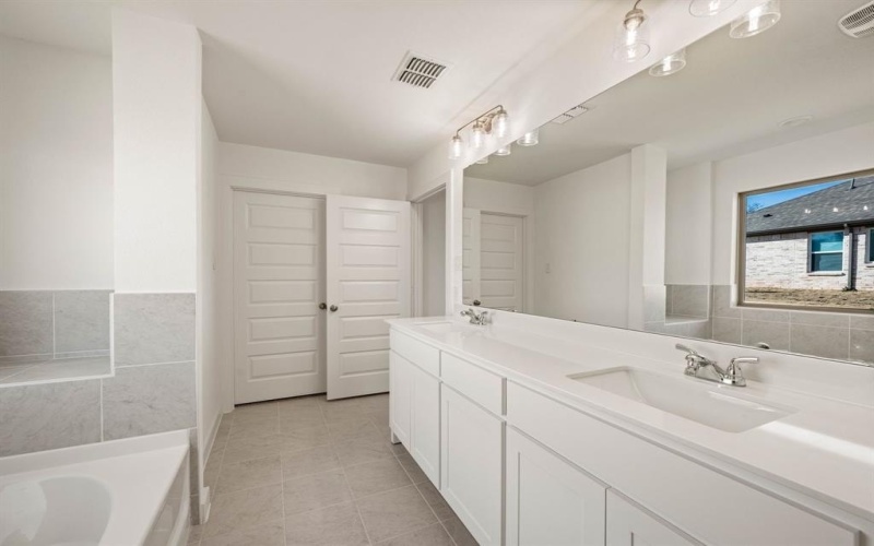 111 Jim Walters Drive, Runaway Bay, TX 76426, 3 Bedrooms Bedrooms, ,2 BathroomsBathrooms,Residential,For Sale,111 Jim Walters Drive,20892990