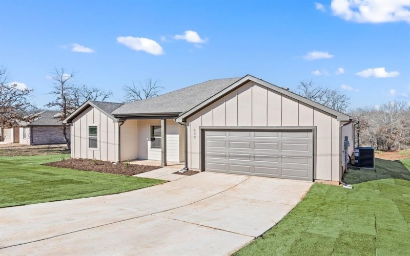 111 Jim Walters Drive, Runaway Bay, TX 76426, 3 Bedrooms Bedrooms, ,2 BathroomsBathrooms,Residential,For Sale,111 Jim Walters Drive,20892990