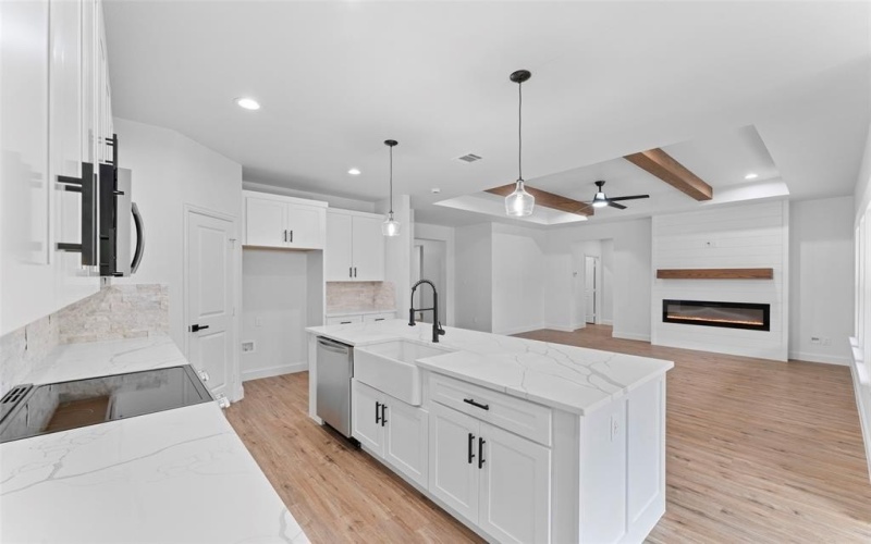 4609 Eagle Nest Court, Granbury, TX 76048, 4 Bedrooms Bedrooms, ,2 BathroomsBathrooms,Residential,For Sale,4609 Eagle Nest Court,20895675