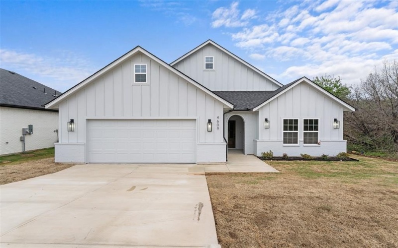 4609 Eagle Nest Court, Granbury, TX 76048, 4 Bedrooms Bedrooms, ,2 BathroomsBathrooms,Residential,For Sale,4609 Eagle Nest Court,20895675