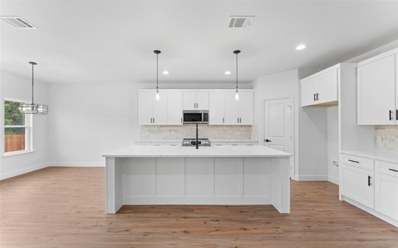 4609 Eagle Nest Court, Granbury, TX 76048, 4 Bedrooms Bedrooms, ,2 BathroomsBathrooms,Residential,For Sale,4609 Eagle Nest Court,20895675