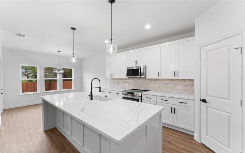 4609 Eagle Nest Court, Granbury, TX 76048, 4 Bedrooms Bedrooms, ,2 BathroomsBathrooms,Residential,For Sale,4609 Eagle Nest Court,20895675